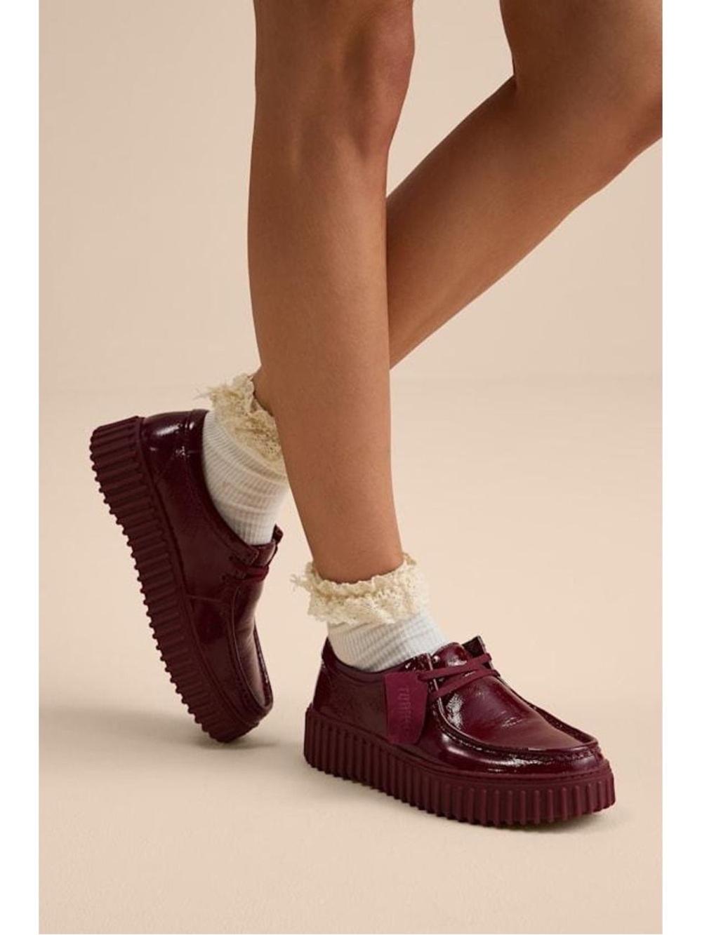 CLARKS TORHILL BEE FLATFORM SHOES IN BURGUNDY PATENT LEATHER 8